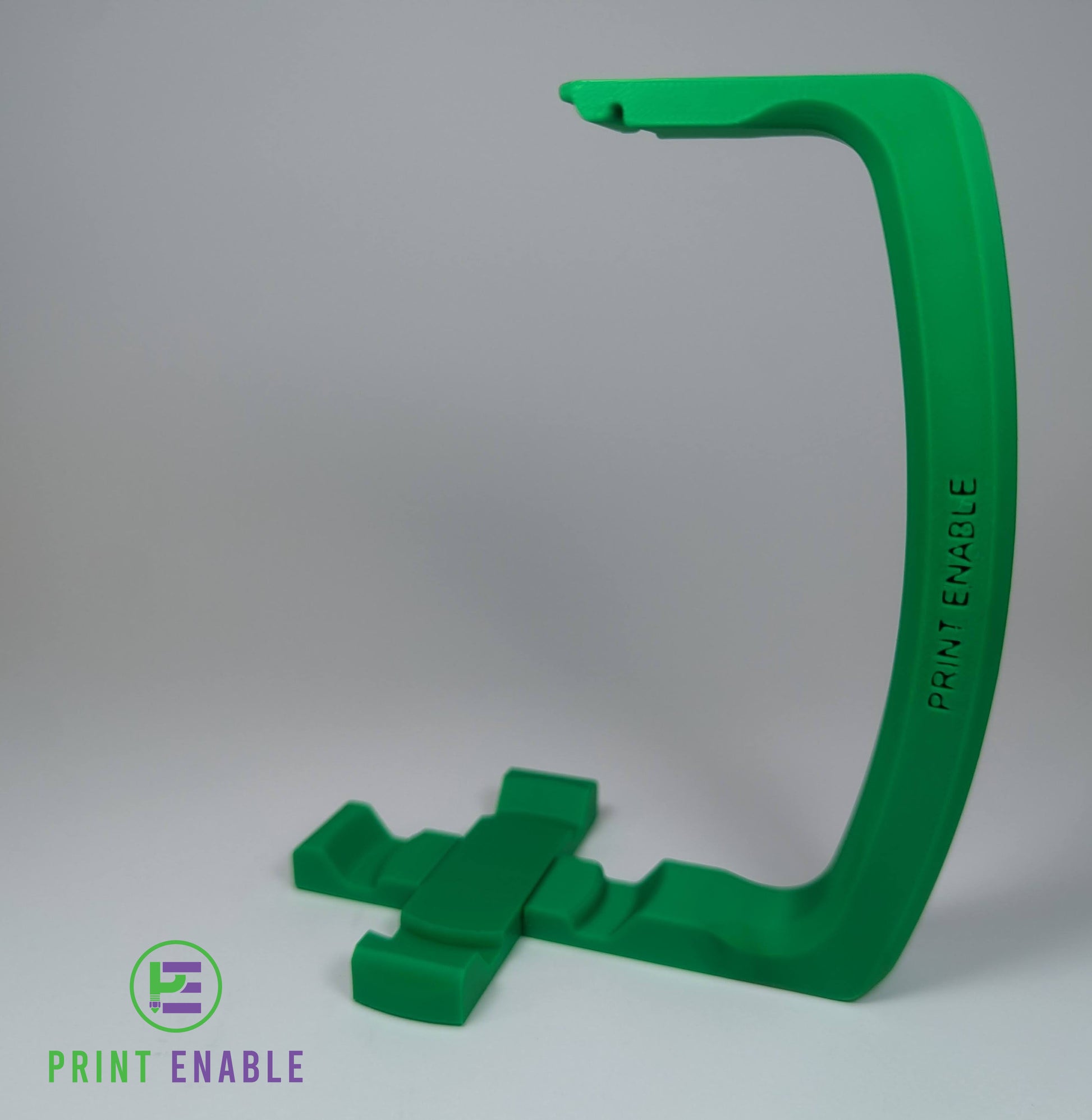 Ergonomic can handle design with integrated base for stability